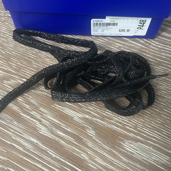 P448 John-w-Leo/sil sneakers - Picture 7 of 7